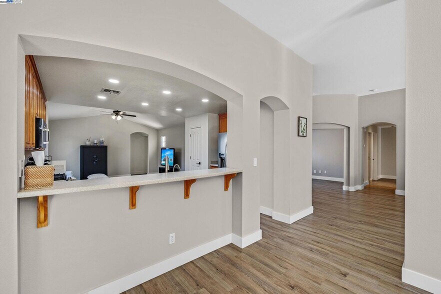 Building Photo - 1636 Green Springs Ct