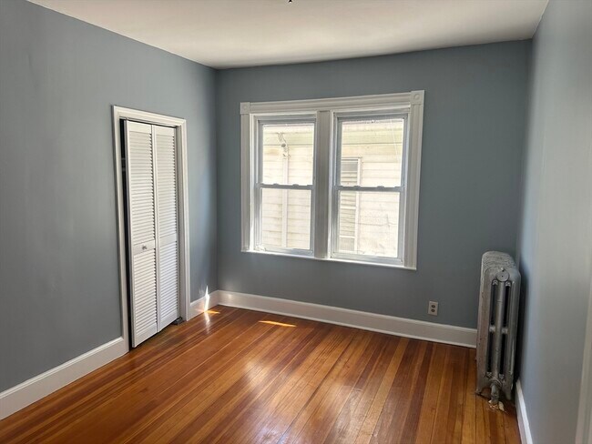 Building Photo - 7 Gayland St