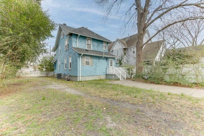 Building Photo - 615 W 34th St