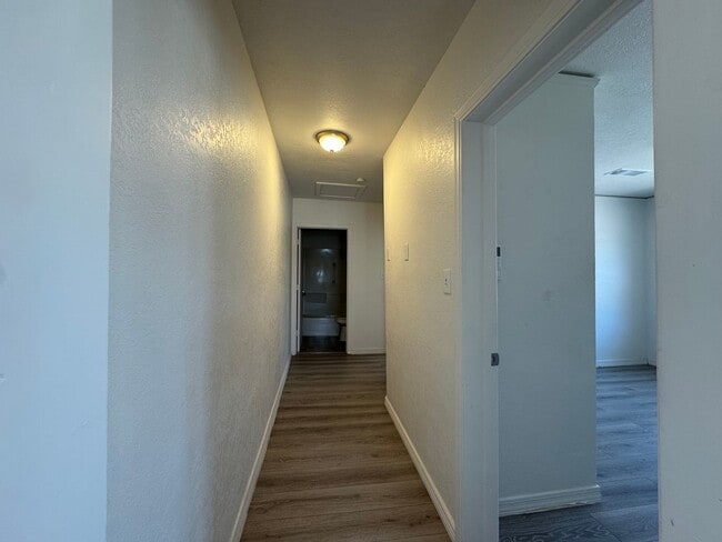 Building Photo - 304 W Albuquerque St