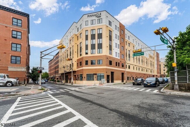 Building Photo - 72 S Essex Ave