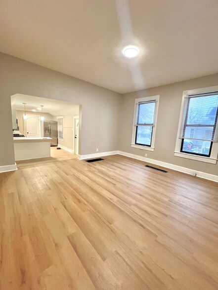 Building Photo - 4932 Roanoke St