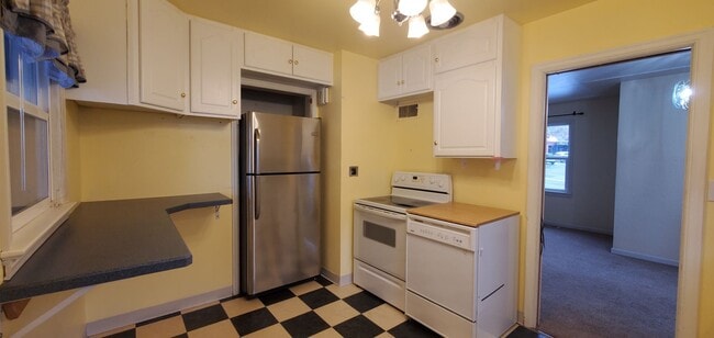 Building Photo - 1217 1/2-1220 1/2 N 26th St