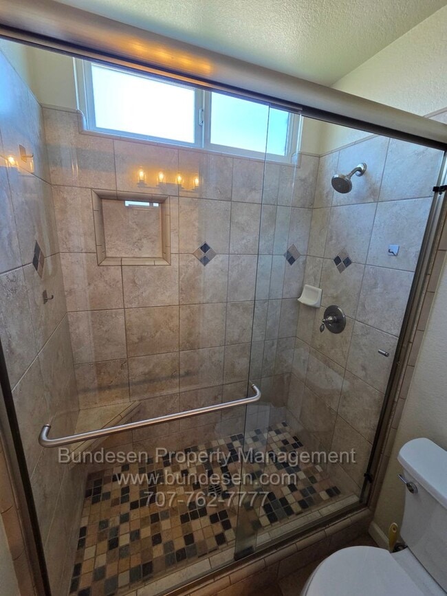 Building Photo - 1388 Miramonte Pl