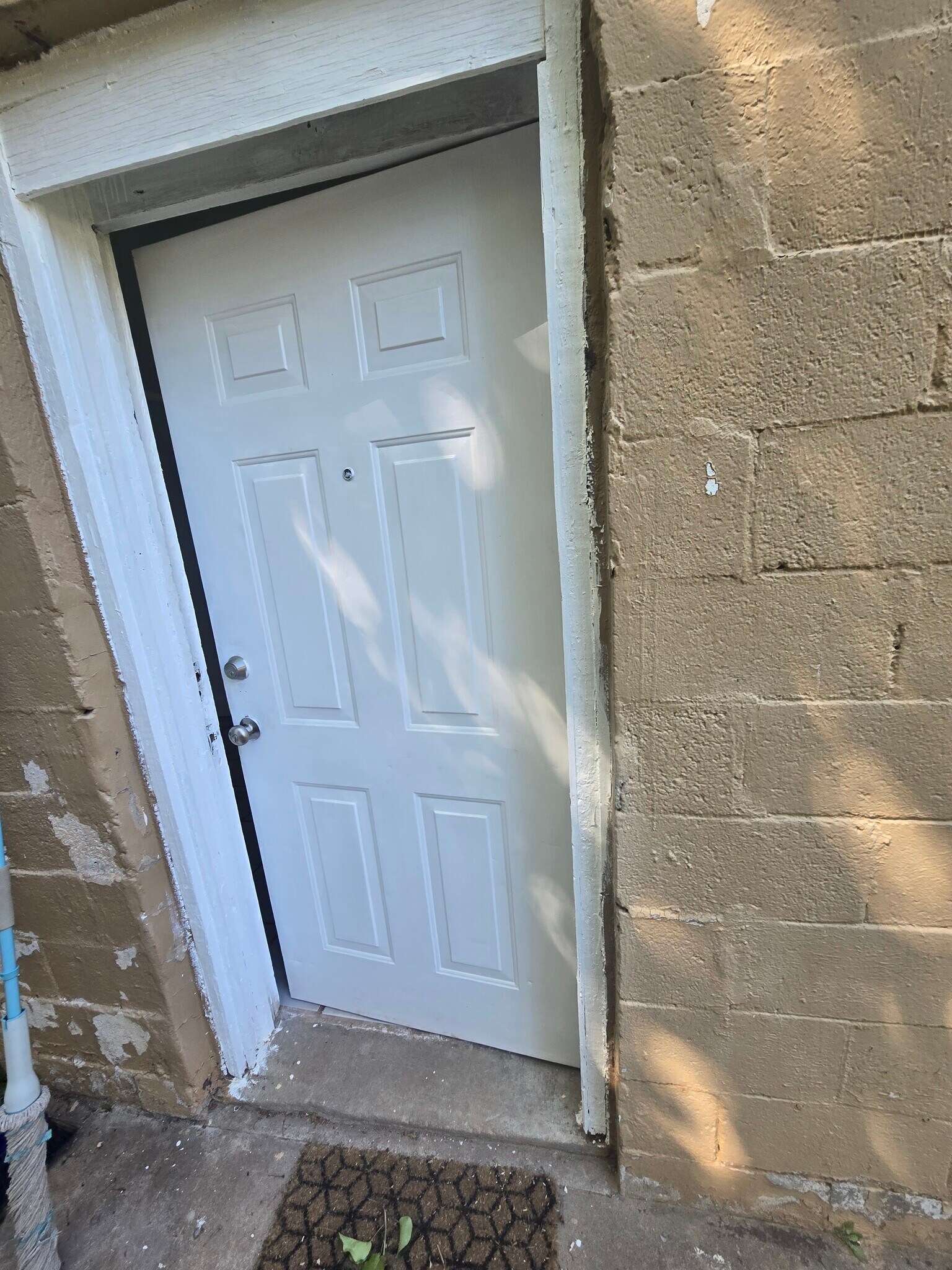 Building Photo - 1014 Moreland Ave SE