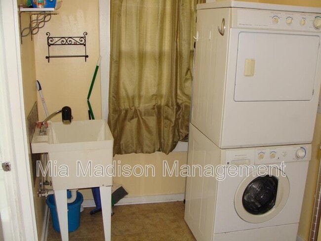 Building Photo - 547 E Macon St