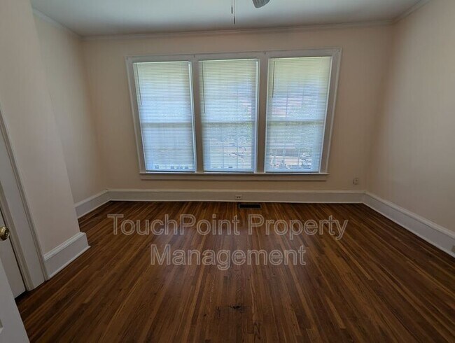 Building Photo - 476 Spring St SW