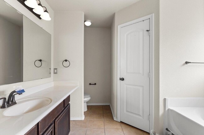 Building Photo - 3212 Oriental Ave