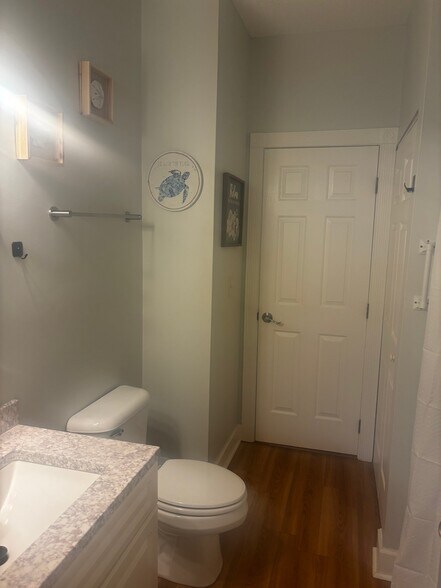 Building Photo - 4251 Hibiscus Dr