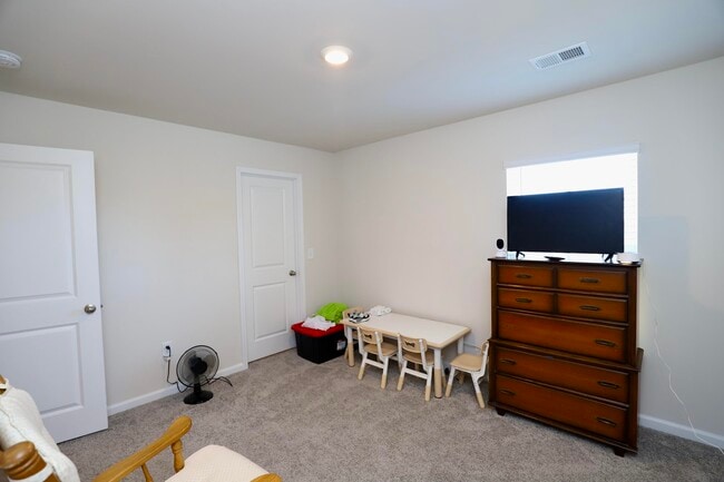 Building Photo - 21 Ciani Ct