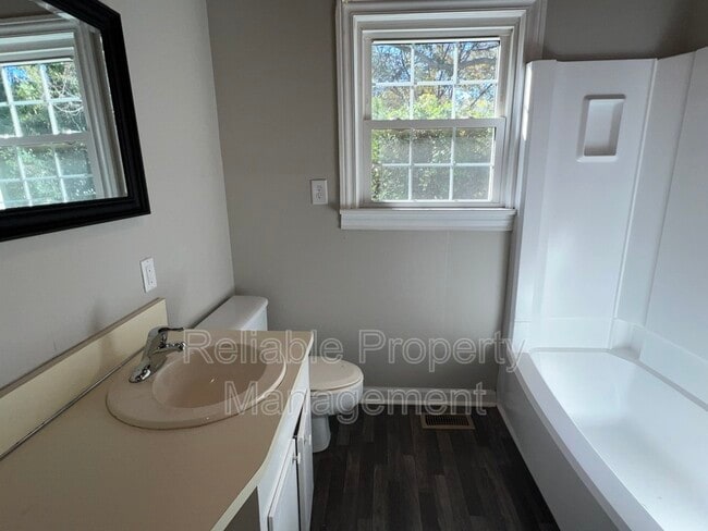 Building Photo - 103 Clay St