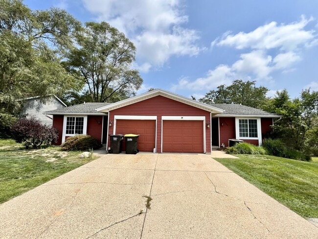 Primary Photo - Four Bedroom Duplex in Kentwood