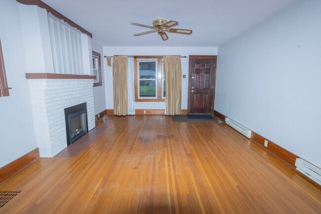 Building Photo - 203 Edgewood Ave