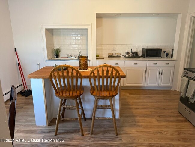 Building Photo - 129 Main St