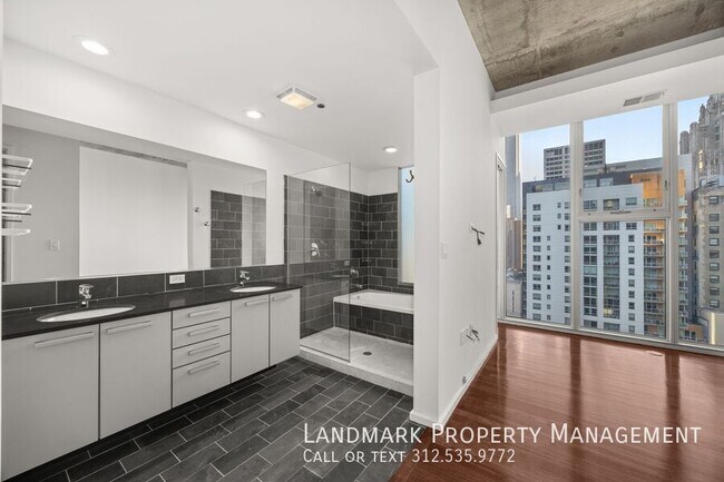 Building Photo - 550 N St Clair St