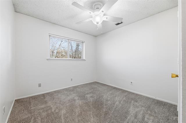 Building Photo - 800 Howell Dr