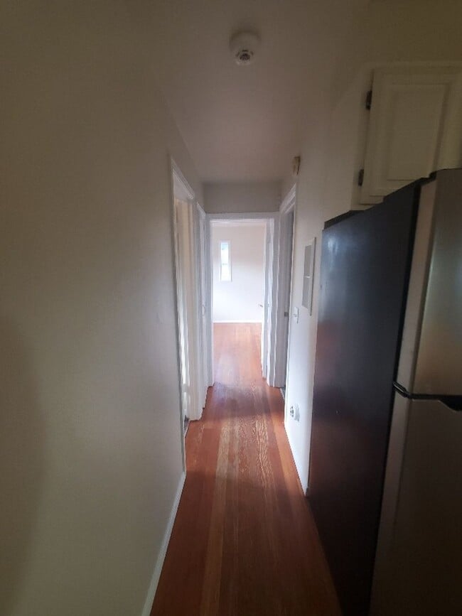 Building Photo - Arbor Heights Bungalow, Available early Oc...