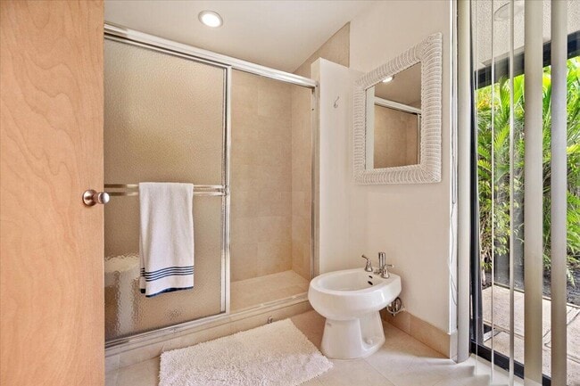 Building Photo - 11876 Pebblewood Dr