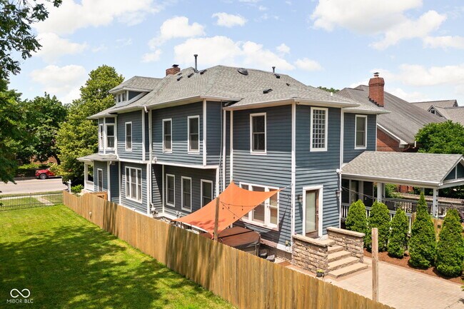 Building Photo - 1531 N College Ave