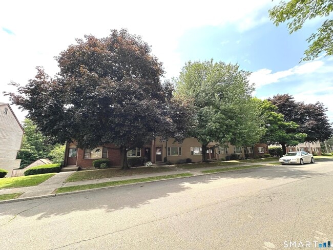 Building Photo - 799 Garfield Ave