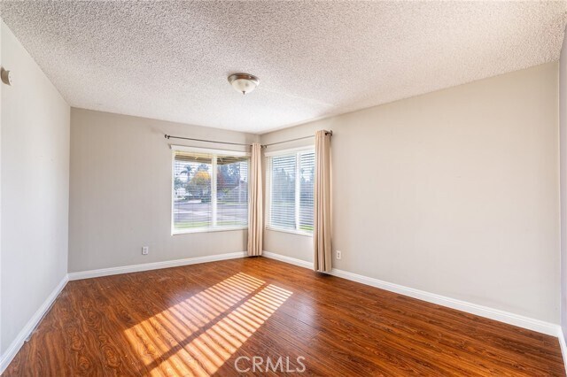 Building Photo - 2221 Palm Cir