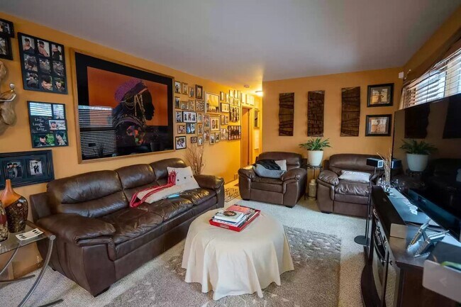 Building Photo - Most utilities INCLUDED!! 3 Bedroom 2 Bath Duplex Richfield Available May 1 2026