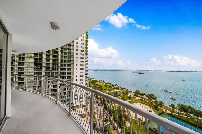 Building Photo - 1750 N Bayshore Dr