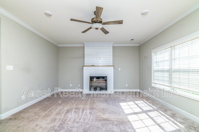 Building Photo - 7703 Honey Oaks Rd
