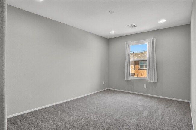 Building Photo - 711 Sleeping City Ave