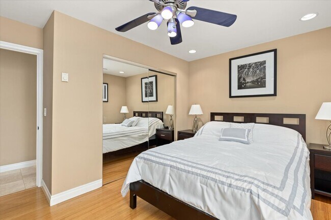 2nd Bdrm w mirrored closet - 935 Genter St