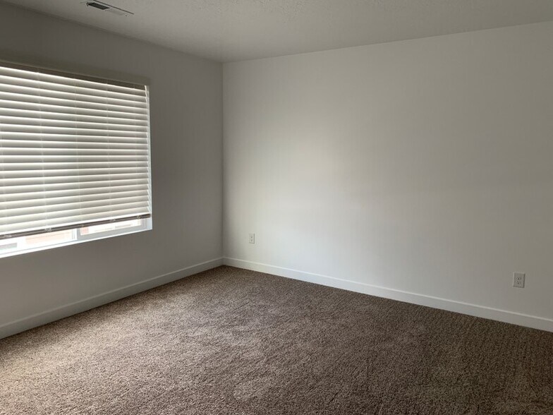 Building Photo - 3562 Cornfield Dr