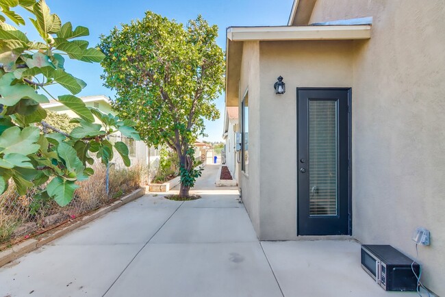 Building Photo - 3336 Altadena Ave.