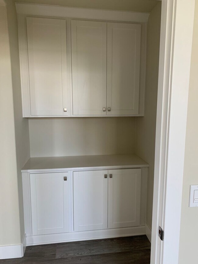 Building Photo - Luxury Apartment in The Cannery