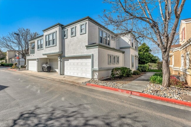 Building Photo - 929 Monarch Cir