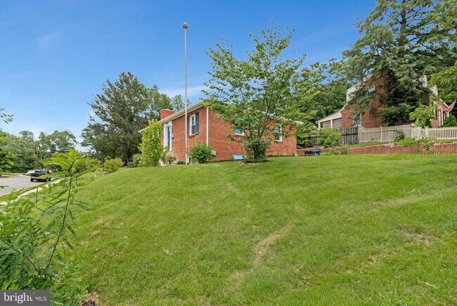 Building Photo - 301 Moncure Dr