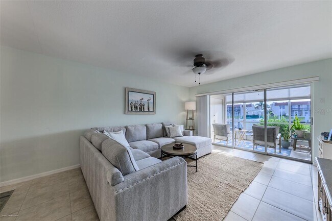 Building Photo - 220 Coldeway Dr