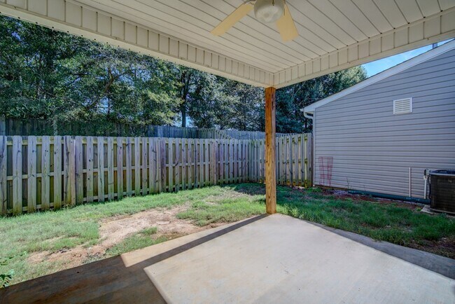 Building Photo - Large 2 BR, 2 BA Dual Master Suite in Boiling Springs Convenient to Shopping, Dining, Easy Access...