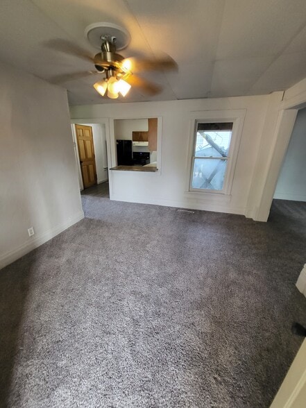 Primary Photo - 378 W Division St