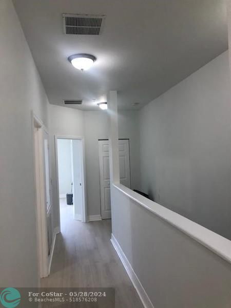 Building Photo - 1018 Pipers Cay Dr