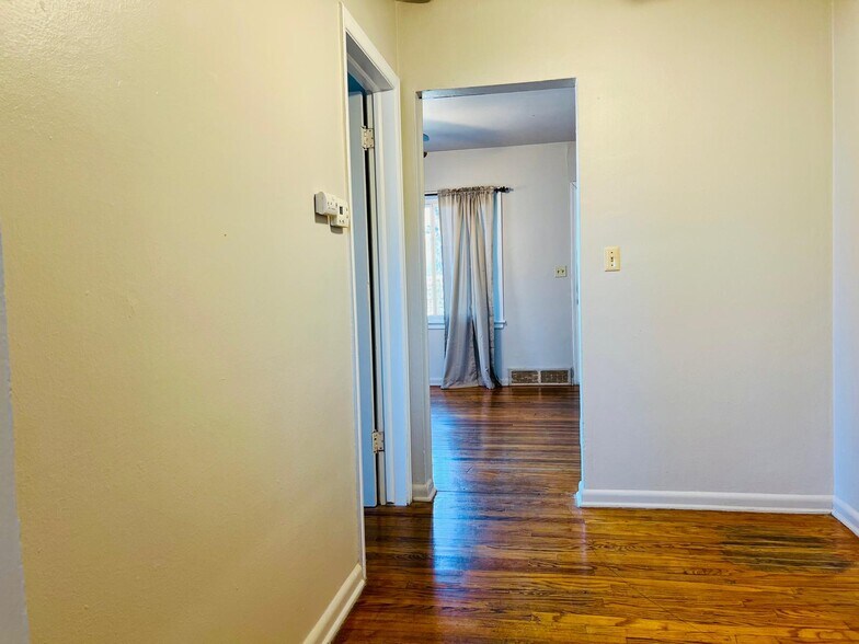 Building Photo - 2118 23rd St