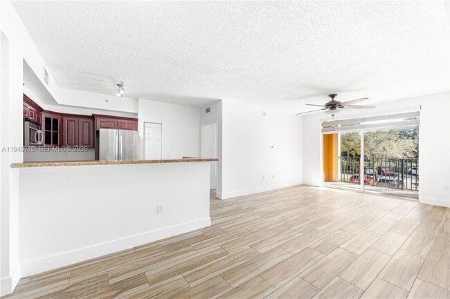 Building Photo - 2200 E Preserve Way