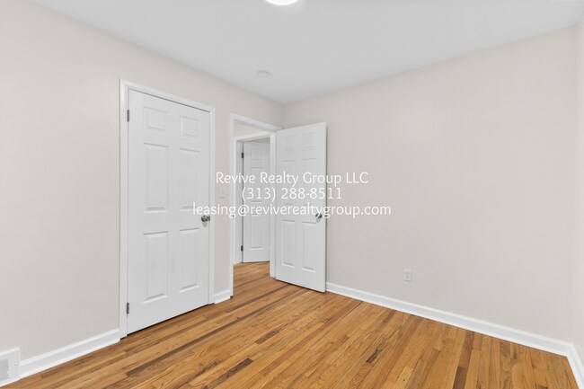 Building Photo - 1746 Beaupre Ave