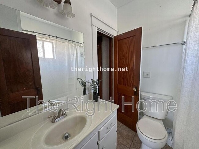 Building Photo - 3330 N 59th St