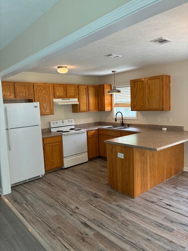 Building Photo - Beautiful 3/1 House in Bay St. Louis