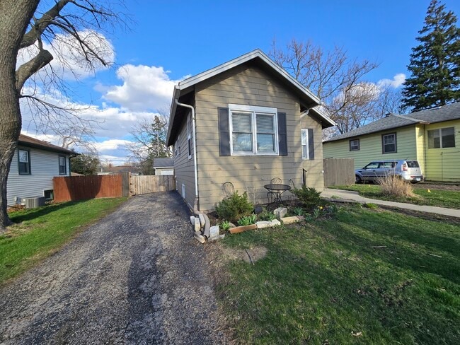 Building Photo - 185 Pick Ave