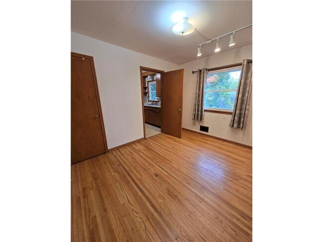 Building Photo - 3209 Welcome Ave N