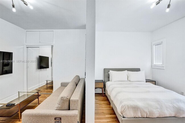 Building Photo - 1656 Polk St