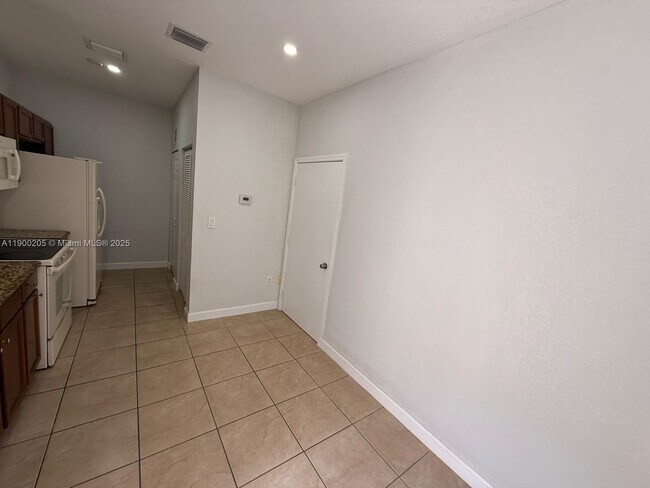 Building Photo - 9061 SW 169th Ct