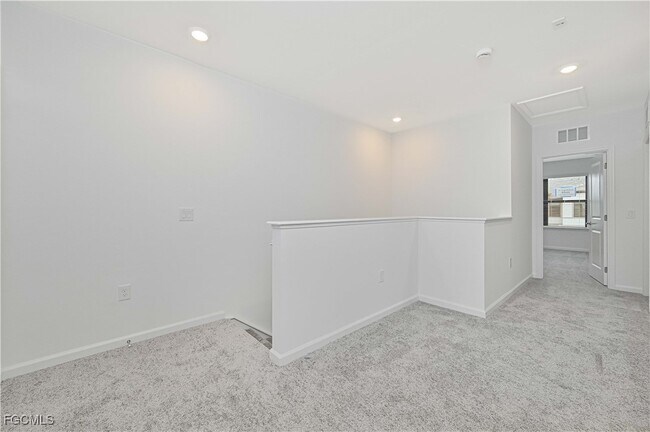 Building Photo - 13011 Luminary Wy