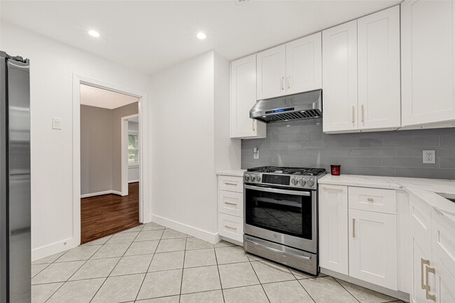 Building Photo - 501 Jerry St